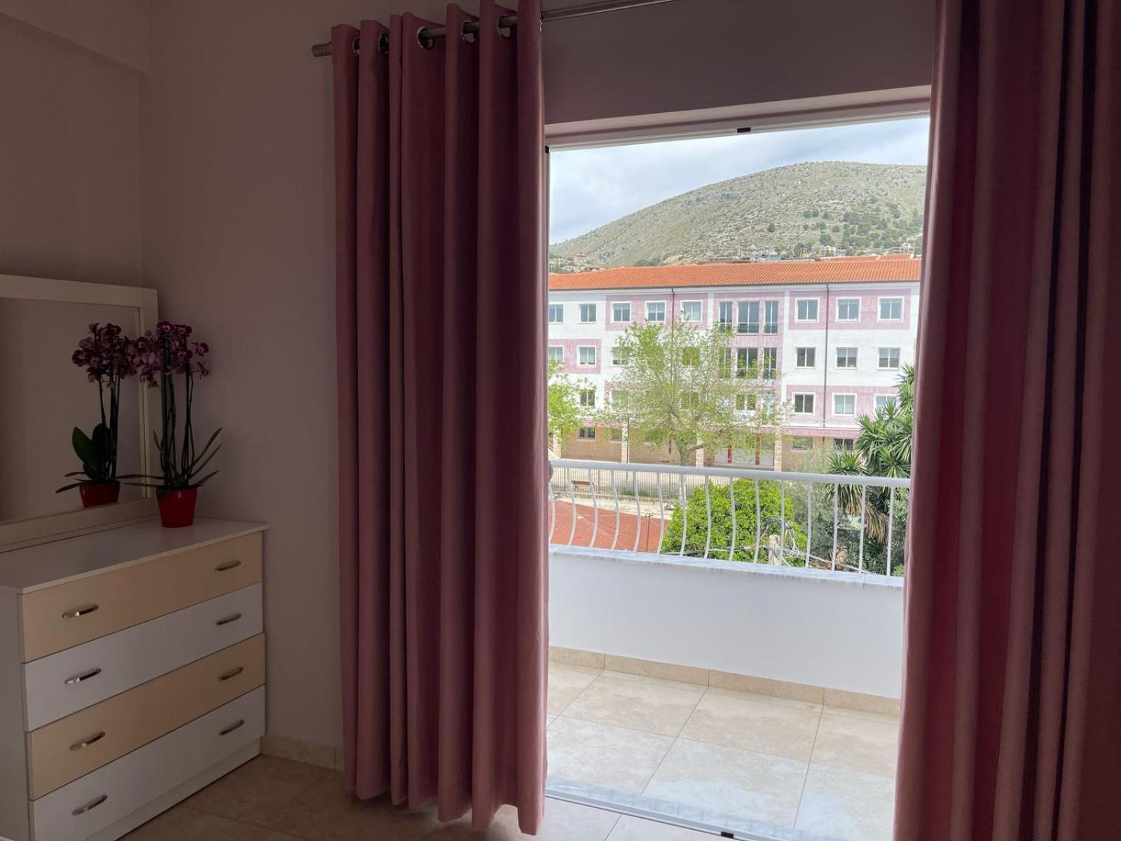 Linda Home Sarandë Eksteriør billede