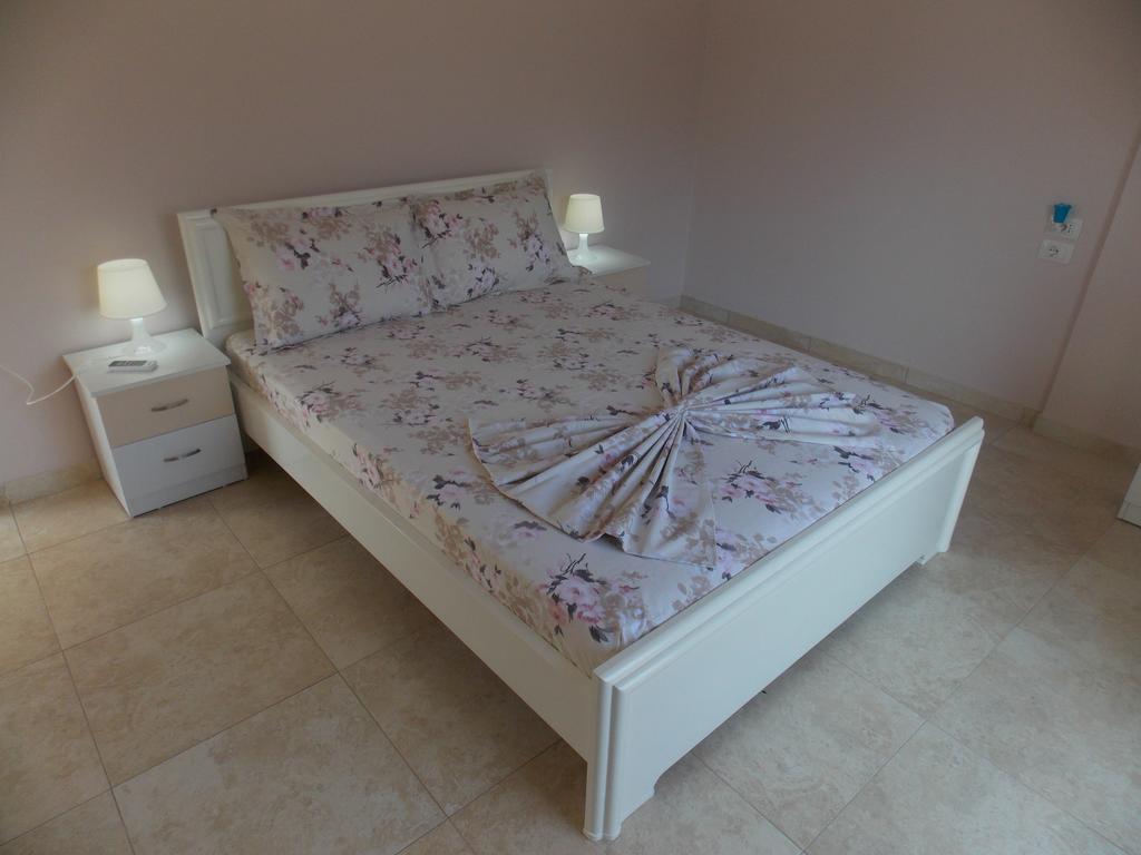 Linda Home Sarandë Eksteriør billede