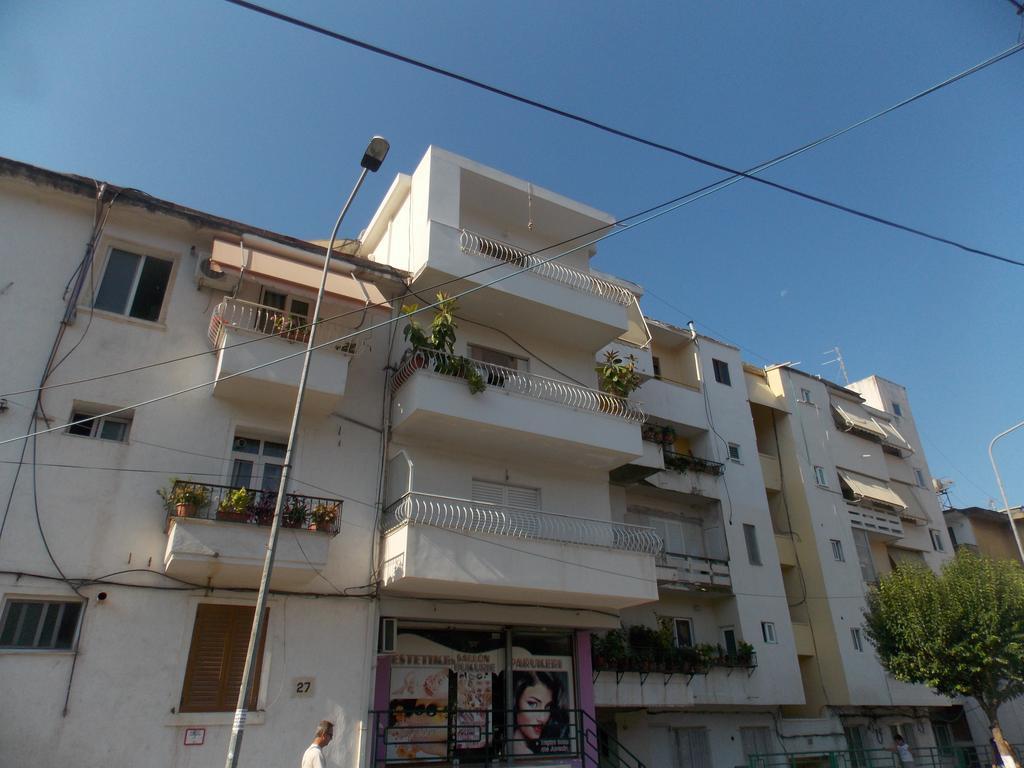 Linda Home Sarandë Eksteriør billede