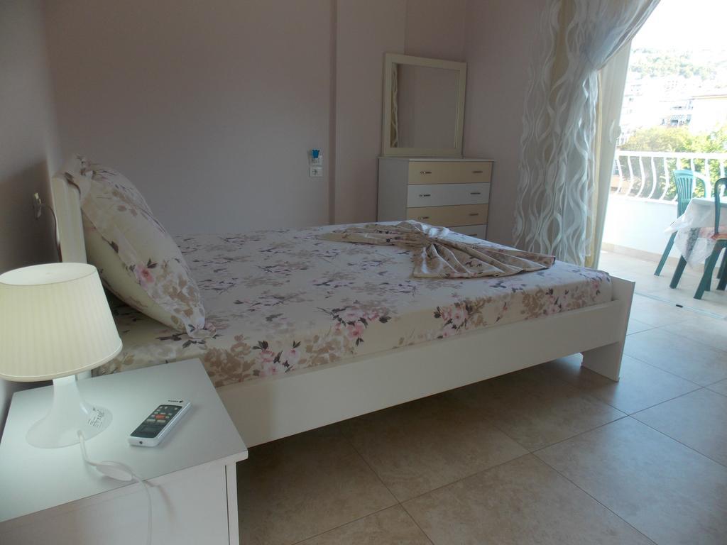 Linda Home Sarandë Eksteriør billede