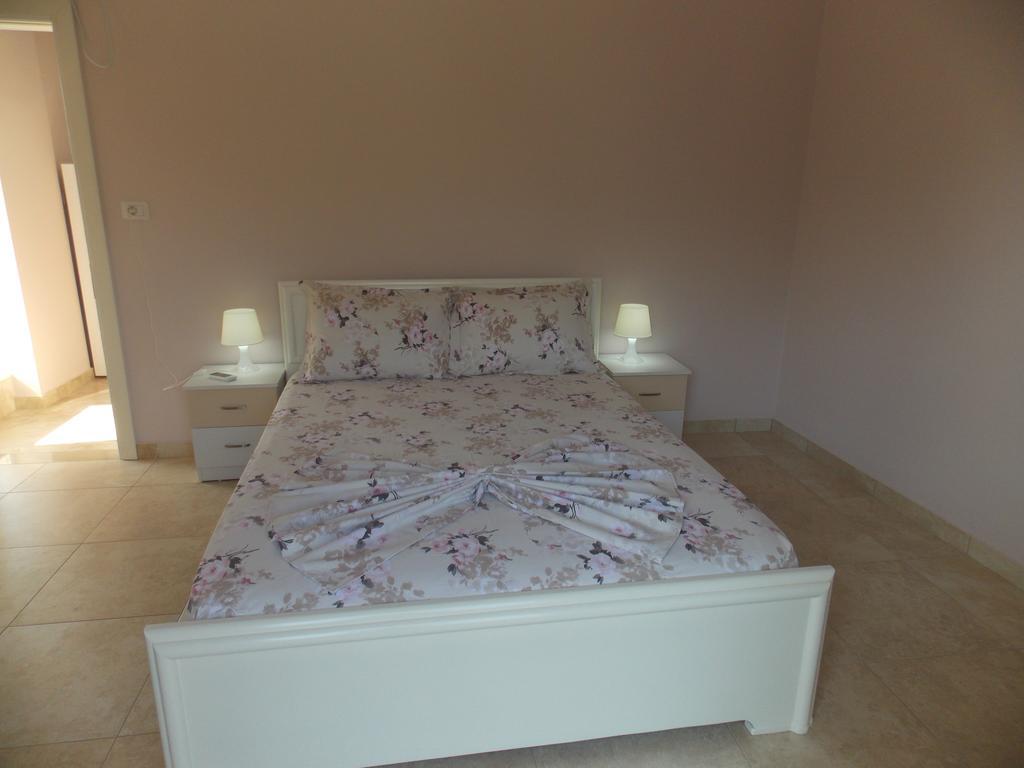 Linda Home Sarandë Eksteriør billede